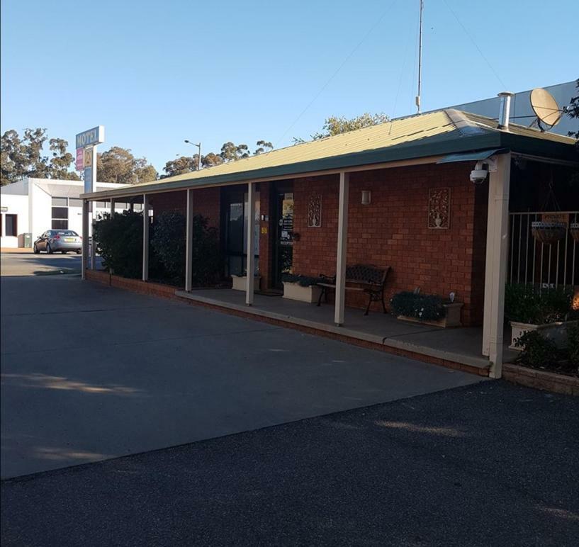 Yambil Inn Griffith Exterior foto
